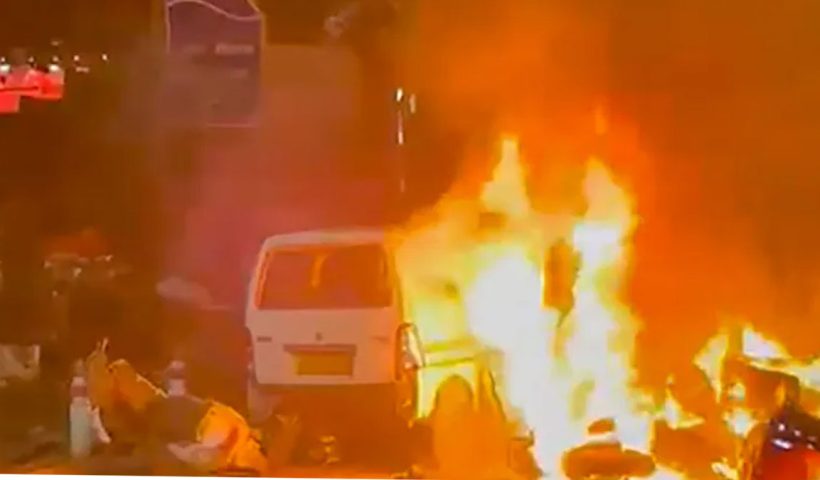 chandni-chowk-bombing-kills-8-triggers-security-crackdown-in-major-cities