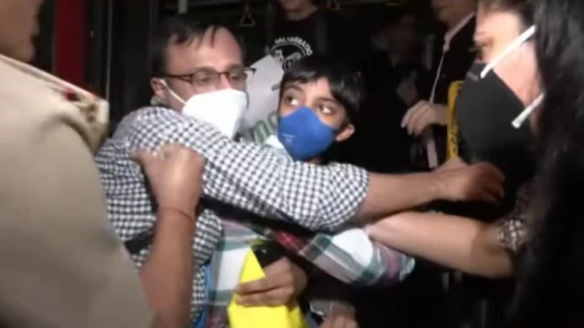 বিষাক্ত রাজধানী: ইন্ডিয়া গেটের সামনে দিল্লিবাসীর তীব্র প্রতিবাদ!