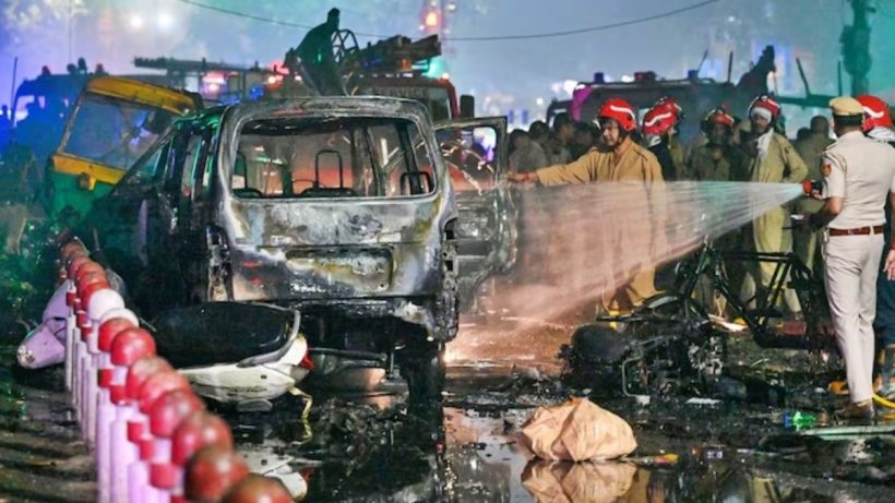 দিল্লি রেড ফোর্ট বিস্ফোরণকে ‘সন্ত্রাসবাদী হামলা’ ঘোষণা করল কেন্দ্র সরকার! 2 দিল্লি রেড ফোর্ট বিস্ফোরণকে ‘সন্ত্রাসবাদী হামলা’ ঘোষণা করল কেন্দ্র সরকার!