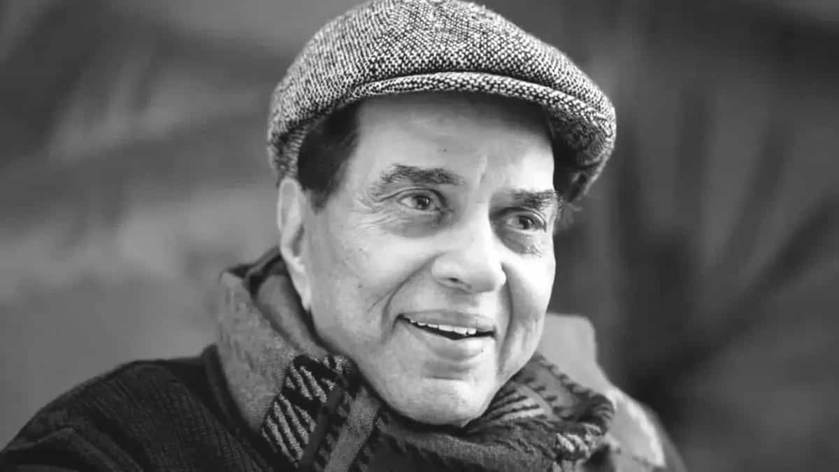 Dharmendra Passes Away