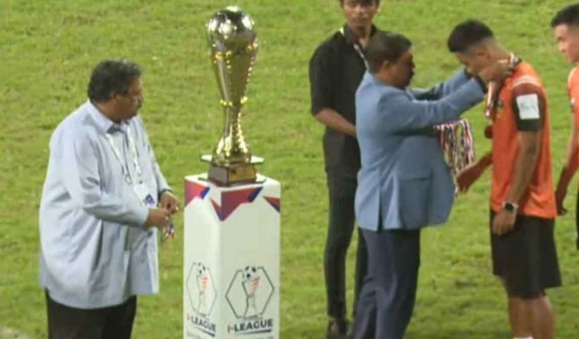 edmund-lalrindika-celebrates-Inter Kashi-FC-i-league-win