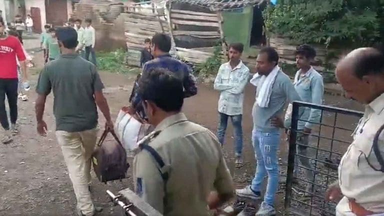 মাদ্রাসায় জাল টাকার পাহাড়! গ্রেফতার ইমাম fake-currency-racket-busted-in-madhya-pradesh-madrasa-imam-arrested
