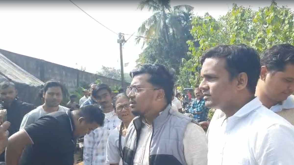 উদ্বাস্তু হিন্দুদের গোপন সিএএ ক্যাম্প, এলাকায় বিক্ষোভ 1 উদ্বাস্তু হিন্দুদের গোপন সিএএ ক্যাম্প, এলাকায় বিক্ষোভ