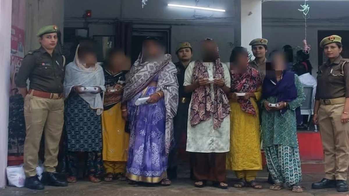 lucknow-female-robbery-gang-e-rickshaw-loot-6-women-arrested