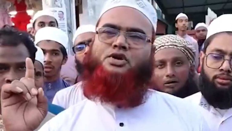 কুষ্টিয়ায় লালনের কবর ভেঙে ফেলার হুঁশিয়ারি মৌলবাদীদের