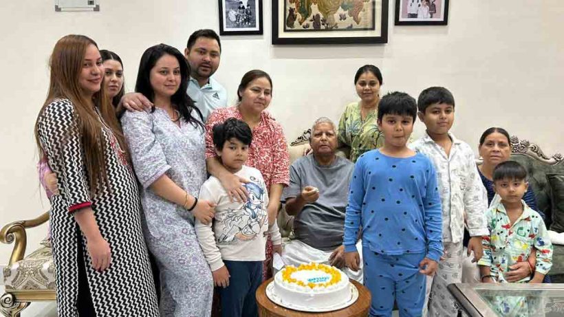 রোহিণী বেরিয়ে যেতেই বিশাল ভাঙ্গনের পথে লালু পরিবার 25 lalu-family-rift-rohini-exit-rjd-crisis-bihar-politics