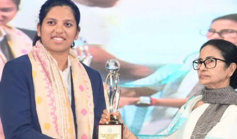 mamata-banerjee-announcement-richa-ghosh-stadium-in-north-bengal