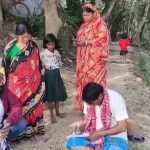 মাঠে চাষ করতে করতে ফর্ম ফিলাপ, বিতর্কে বিধায়ক