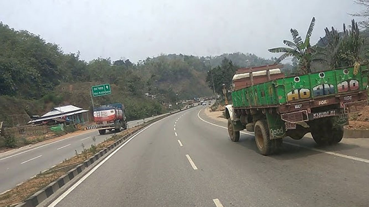 deadly-nh-16-accident-in-uluberia-one-woman-killed-two-injured