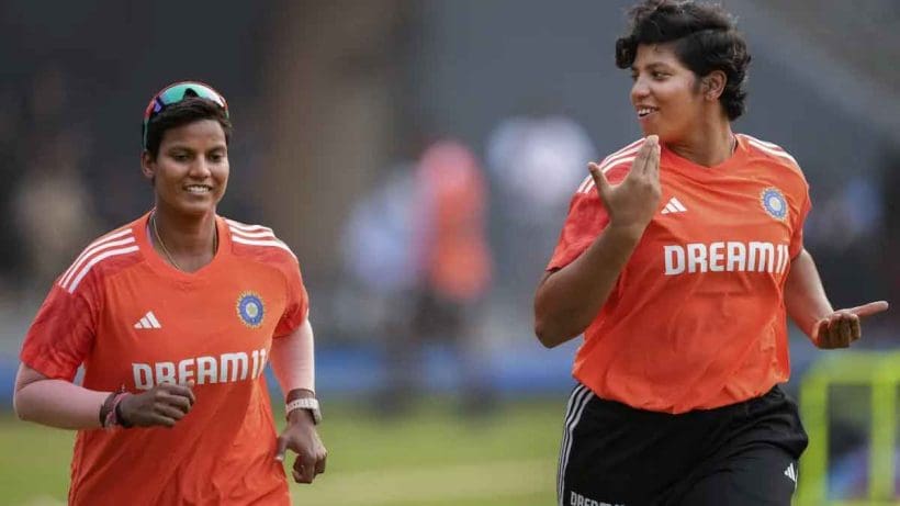 east-bengal-felicitates-richa-ghosh-deepti-sharma-world-cup-celebration