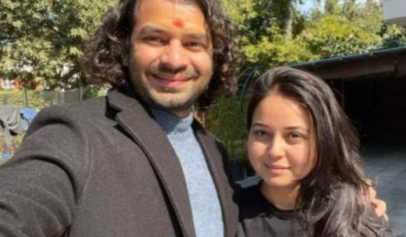 লালুর পারিবারিক ক্লেশ: বোনের পাশে তেজ প্রতাপ