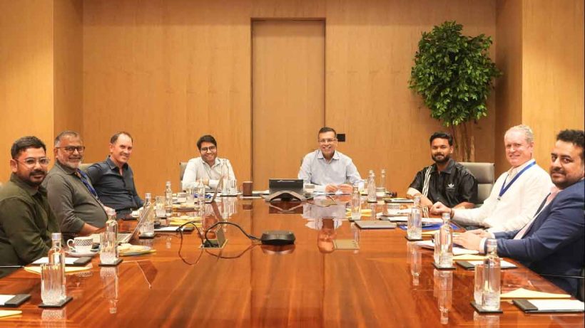 tom-moody-joins-lucknow-super-giants-retention-meeting-strategy