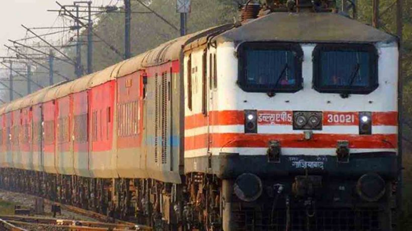 রাজধানী, শতাব্দী, বন্দে ভারতে কি এবার খাবার কেনা বাধ্যতামূলক? বড় পরিবর্তন আনল IRCTC 2 Train, Rajdhani Express