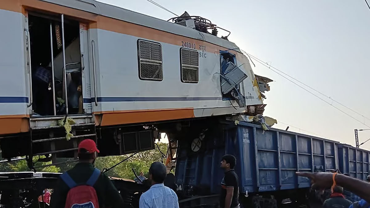 tragic-train-accident-in-bilaspur-passenger-and-freight-trains-crash-casualties-reported