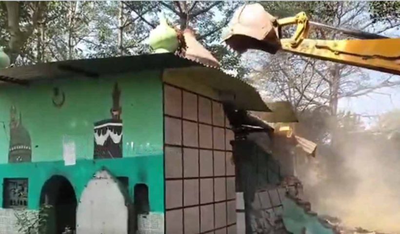 haridwar-illegal-mazar-demolished-on-cm-dhami-orders