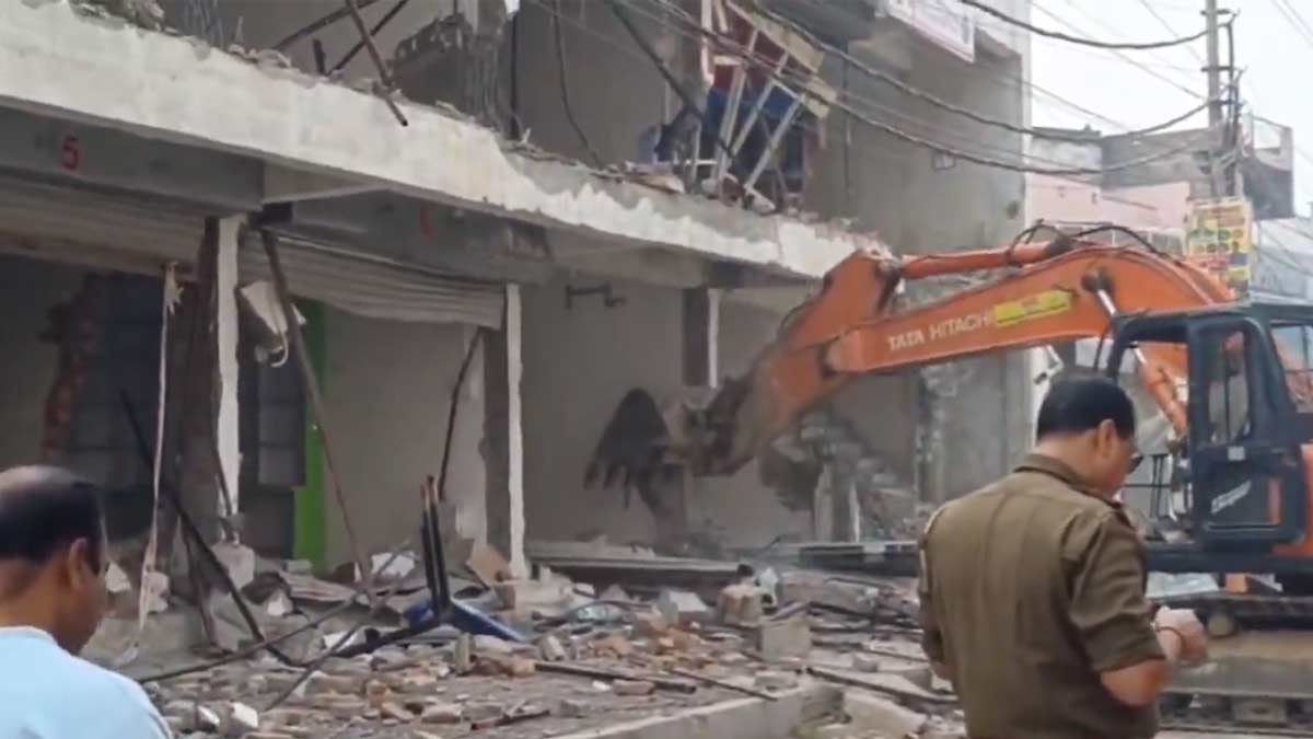 bulldozer-action-bareilly-communal-violence-illegal-market-demolished
