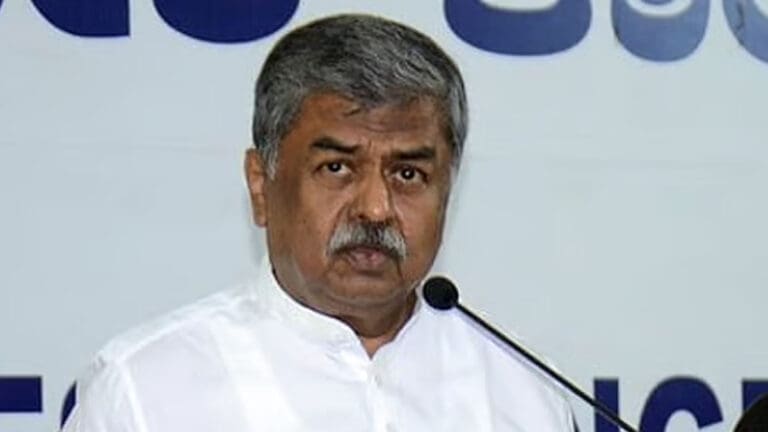 কর্ণাটকের উচ্ছেদ অভিযান নিয়ে পিনারাই বিজয়নের মন্তব্যে জবাব কংগ্রেসের congress-leader-hariprasad-greater-bengaluru-authority-encroachment-will-be-resolved-soon