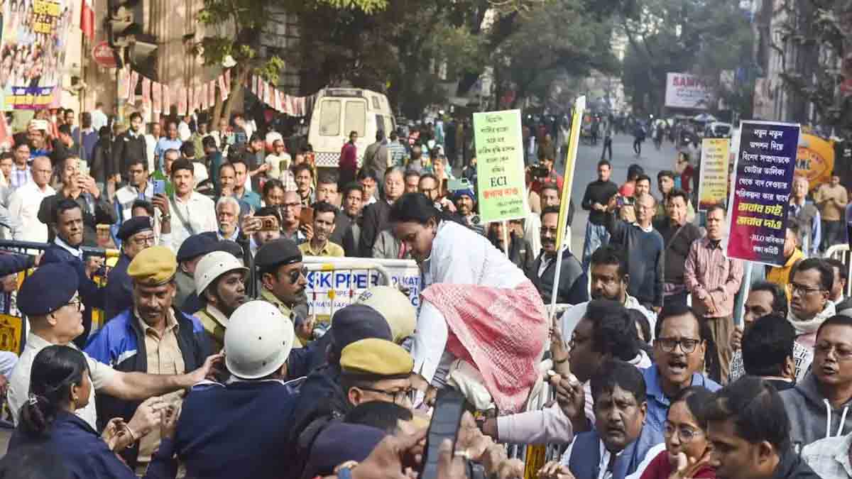 blo-protest-ceo-office-west-bengal-tension