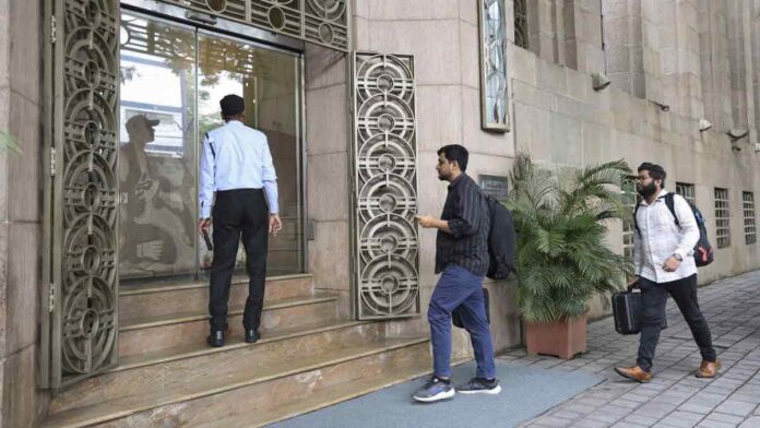 ed-attaches-1120-cr-reliance-group-assets-yes-bank-fraud