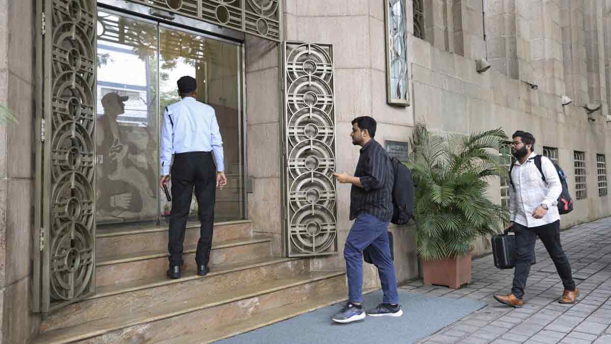 ed-attaches-1120-cr-reliance-group-assets-yes-bank-fraud