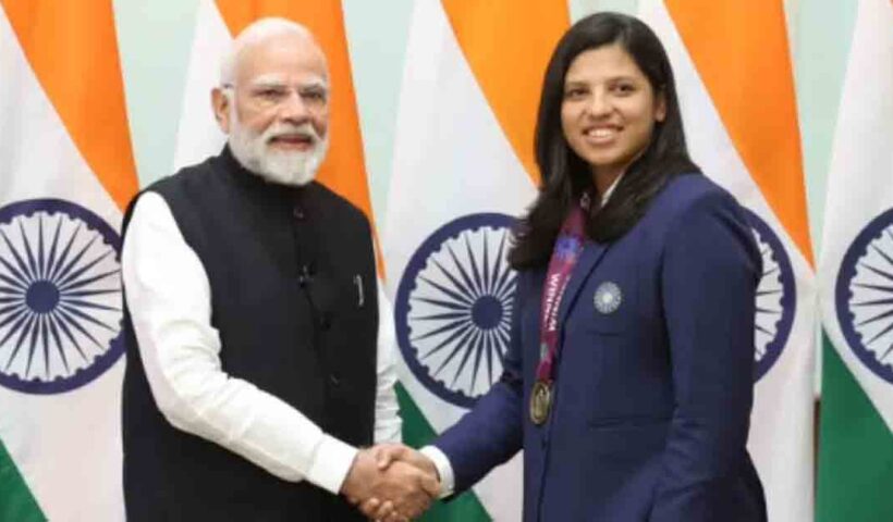 ডিএসপি হলেন ক্রিকেটার রিচা ঘোষ, কত বেতন পাবেন জেনে নিন