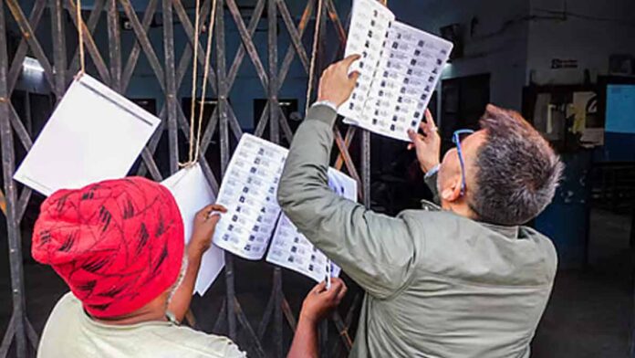 SIR Protest Targets Roll Observer C. Murugan, Halting SIR Hearing