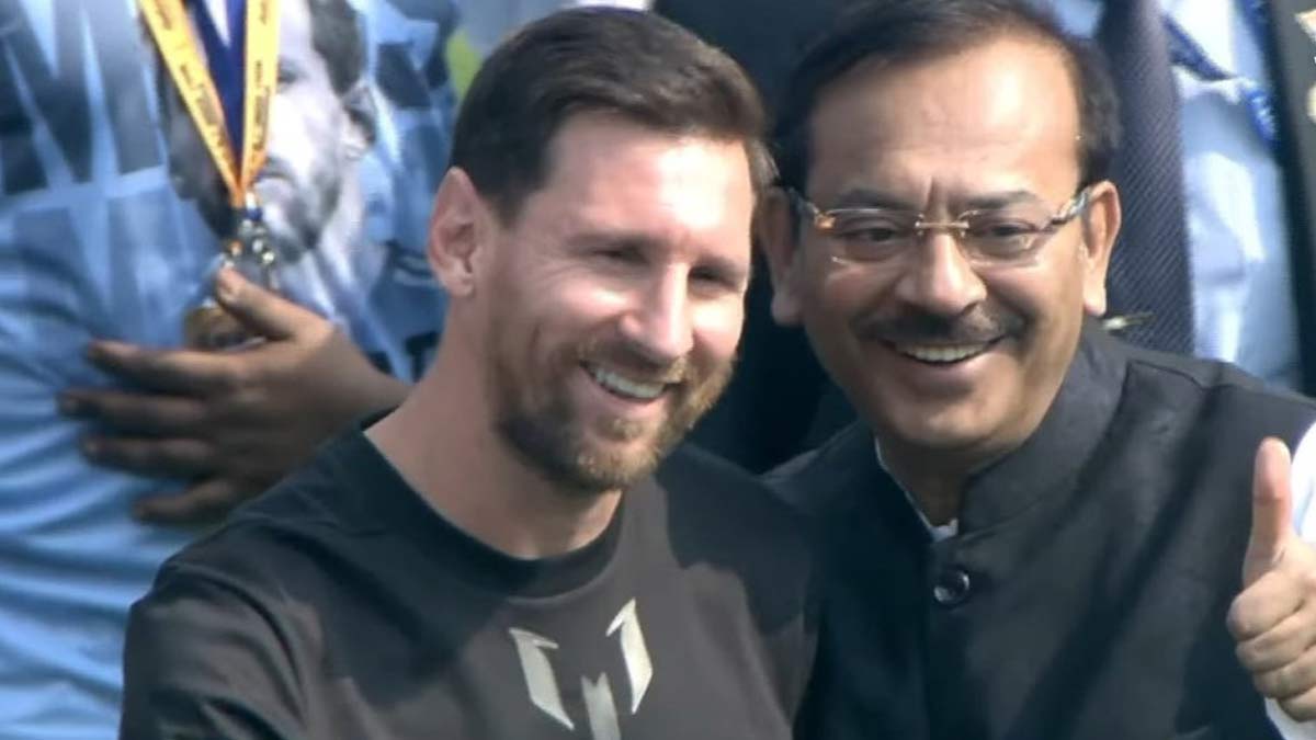 মেসি কাণ্ডে ইস্তফা অরূপের aroop-biswas-resigns-messi-controversy-kolkata