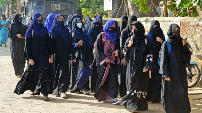 vivek-junior-college-dress-code-ban-protest