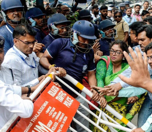 Here are some alternative English headlines for the news about the BLO Rights Protection Committee protest at the CEO office: 1. Tensions Rise as BLO Rights Committee Protests Outside CEO Office 2. BLO Rights Committee Stages Protest, CEO Office Sees Heated Demonstration 3. Heated Scenes Outside CEO Office During BLO Rights Protection Committee Rally 4. BLO Rights Committee Raises Demands in Fiery Protest at CEO Office 5. CEO Office Witnesses Tense Protest by BLO Rights Protection Committee 6. BLO Activists Gather Outside CEO Office Demanding Rights Enforcement 7. Protest by BLO Rights Committee Sparks Stir at CEO Office 8. BLO Rights Committee Holds Demonstration, Presses for Worker Rights at CEO Office 9. Tense Atmosphere at CEO Office Amid BLO Committee Protest 10. CEO Office Becomes Center of BLO Rights Committee Protest If you want, I can create **12–15 more punchy, news-ready English headlines** that are short and click-worthy.