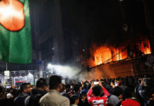 ভোট বিলম্বের ছক? বাংলাদেশে ‘পরিকল্পিত অস্থিরতা, তীব্র হচ্ছে ভারতবিরোধী উত্তাপ Rajshahi Sees New Wave of Protests Outside Indian Embassy