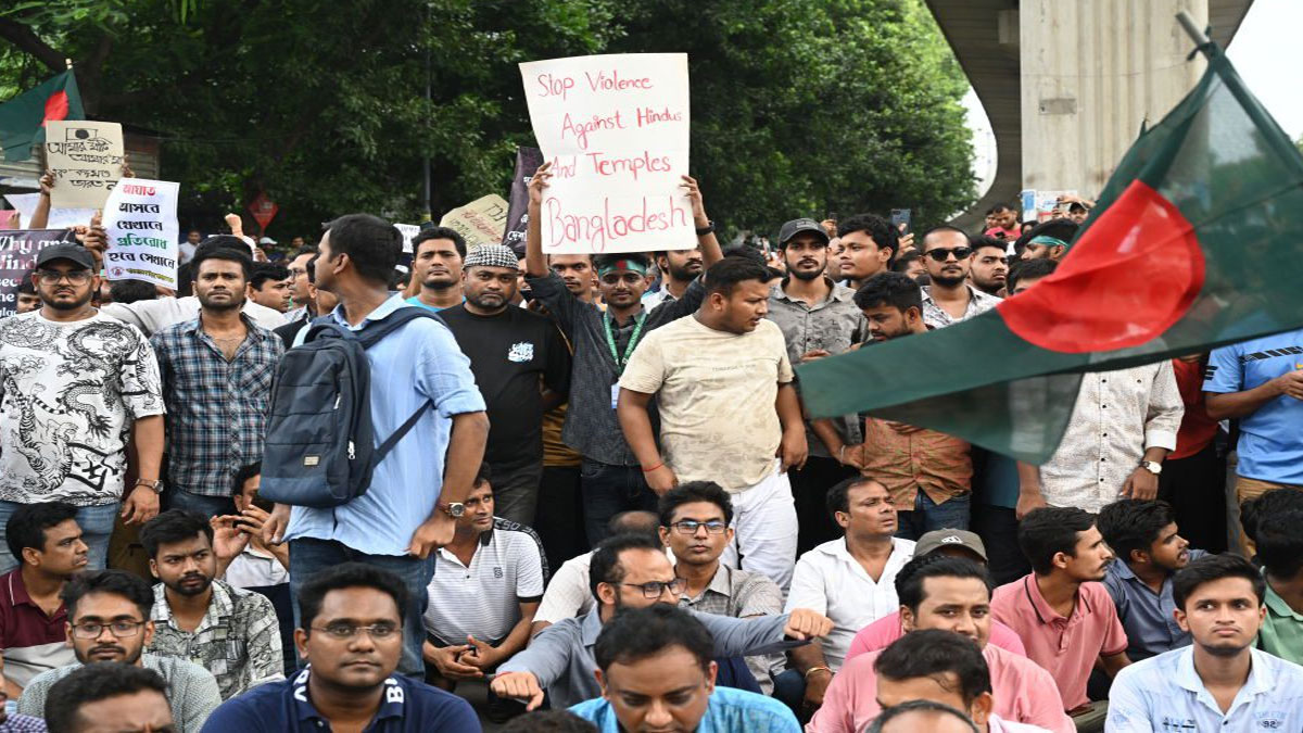 বাংলাদেশে দীপু হত্যার প্রতিবাদে রাজপথে হিন্দু জাগরণ মঞ্চ, দিল্লি ও শিয়ালদহে কর্মসূচি