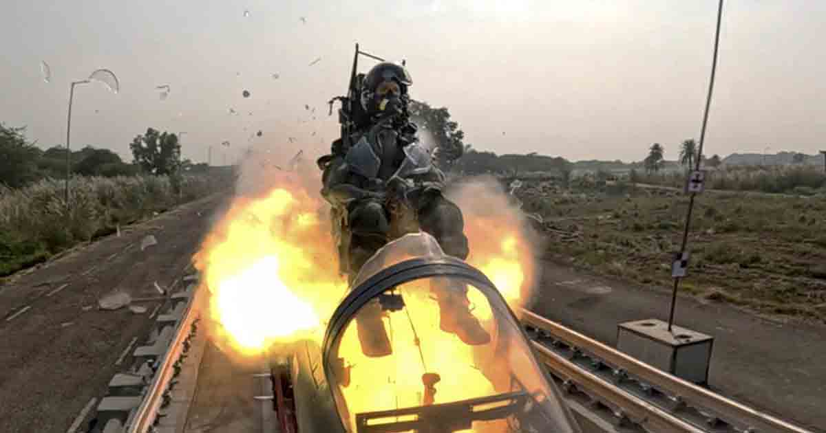 বায়ুসেনার পাইলটরা সম্পূর্ণ নিরাপদ! ডিআরডিও'র জরুরি 'স্লেজ' এস্কেপ পরীক্ষা সফল