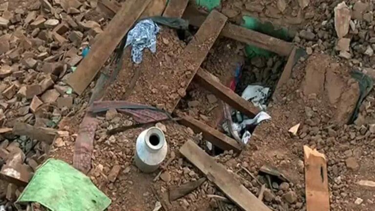 রবিবারের ছুটির সকালে ভূমিকম্পে কাঁপল প্রতিবেশী দেশ nepal-earthquake-december-7-2025-kathmandu-4-1-magnitude