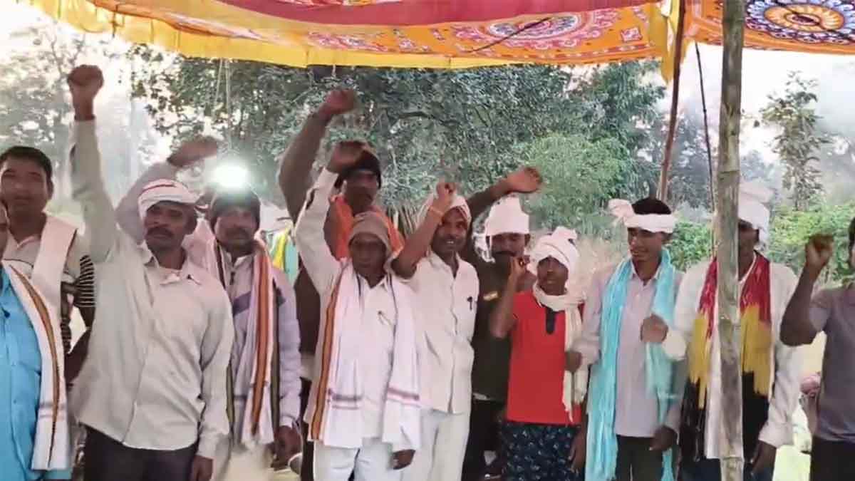 kanker-ghar-wapsi-30-people-six-families-return-hinduism