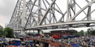 howrah-bridge-bjp-protest-bangladesh-hindu-killing