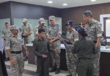 maoists-surrender-maharashtra-82-lakh-bounty-dgp-rashmi-shukla