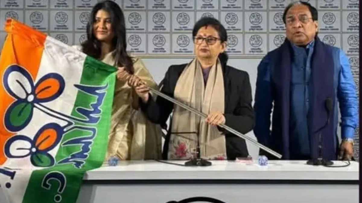 parno-mitra-joins-tmc-mamata-indira-comparison