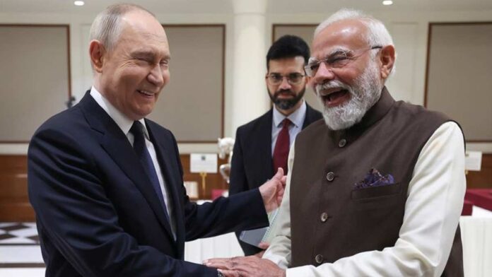 modi-announces-free-e-tourist-visa-for-russians