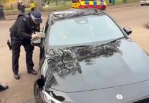 লন্ডনের রাস্তায় পাক মন্ত্রীর গাড়ি আটকাল ব্রিটিশ পুলিশ pakistan-minister-car-stopped-london-police