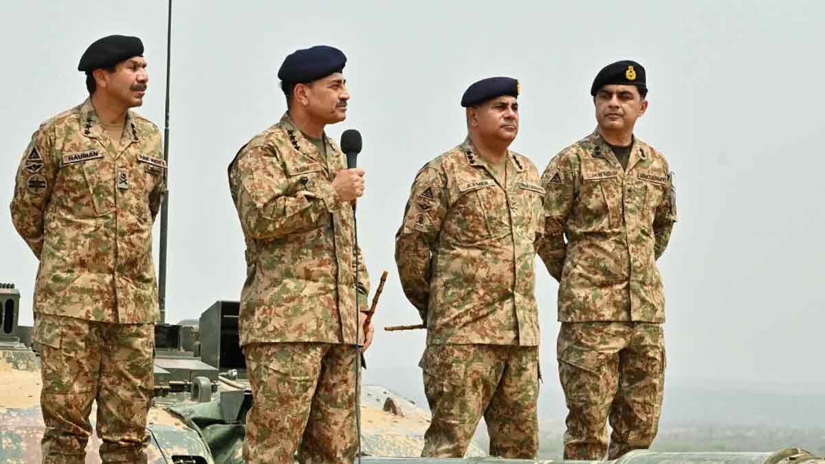 pakistan-military-civilian-government-conflict-economic-crisis