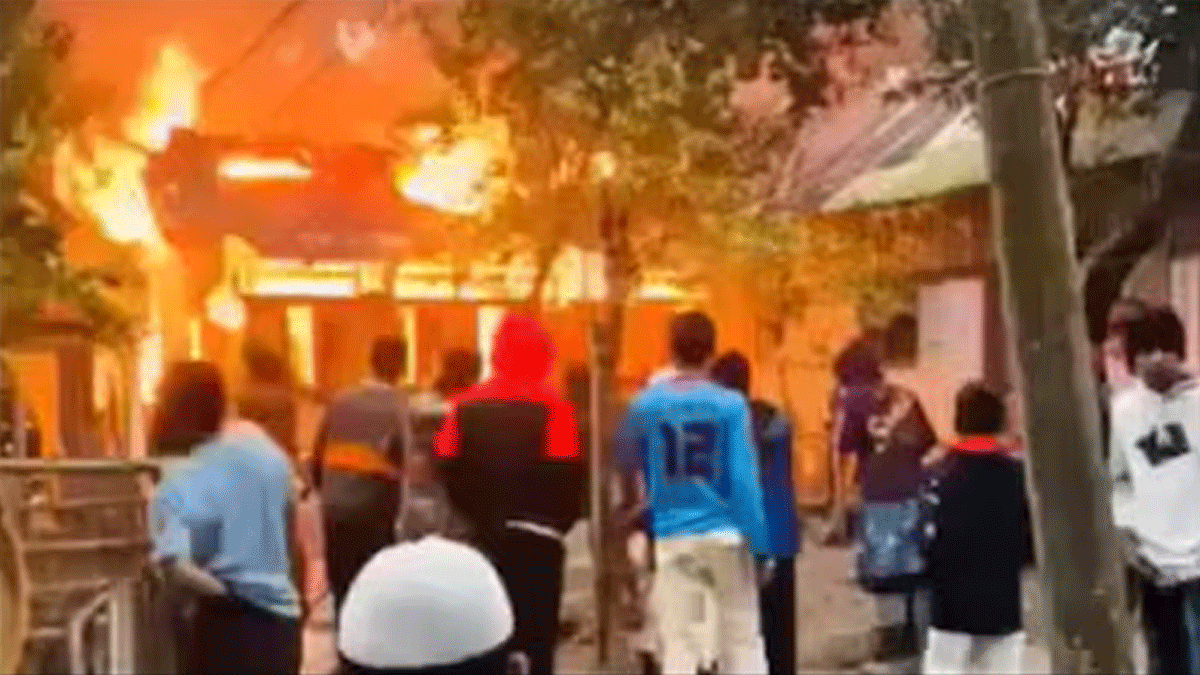 Bangladesh Hindu house torched