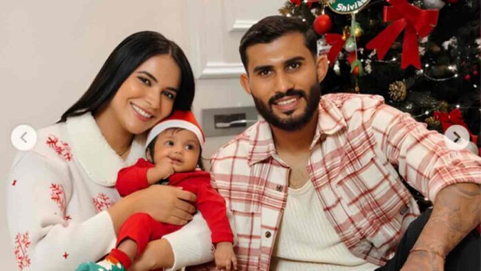 shubhashis-bosu-kasturi-chhetri-christmas-family-moment