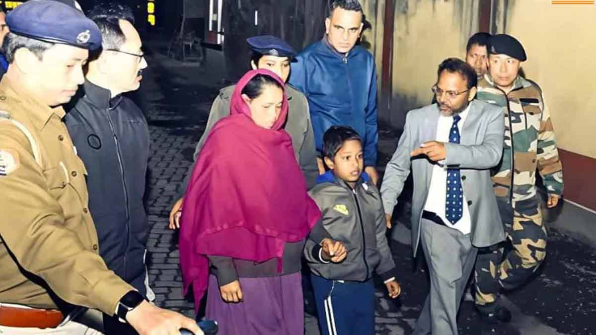 sonali-bibi-returns-meets-abhishek-banerjee-pushback-row