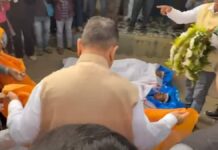 দুর্ঘটনায় মৃত বিজেপি সমর্থকদের শেষ শ্রদ্ধা শুভেন্দুর suvendu-adhikari-pays-tribute-bjp-supporters-rail-accident-taherpur