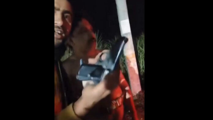 meerut-police-attack-raid-pistol-snatched