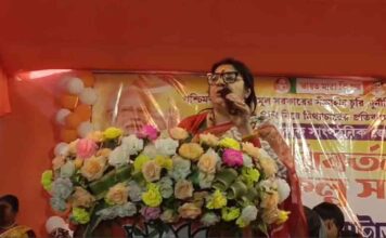 ‘চোরেদের এনার্জি মমতা’ স্লোগানে বিজেপির সভায় বিস্ফোরক লকেট BJP_loket