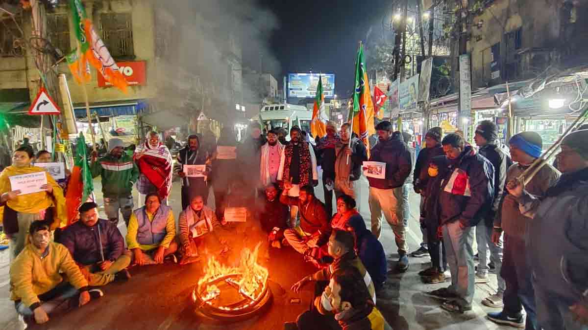 mamata-banerjee-file-snatching-controversy