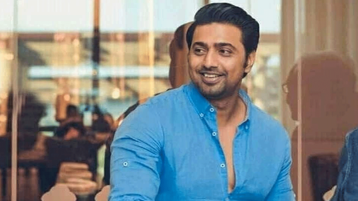 ভোটার তালিকায় নেই নাম! কমিশনের কাঠগড়ায় সাংসদ দেব?