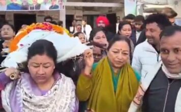 congress-symbolic-dead-body-protest