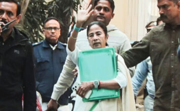 "ED Tells Supreme Court Mamata Banerjee Allegedly Entered by Force During IPAC Probe"